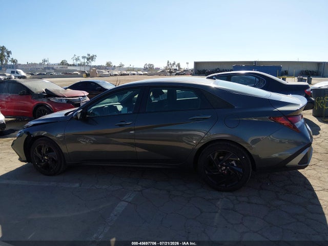 صورة 13 لـ 2026 Hyundai ELANTRA SEL SPORT