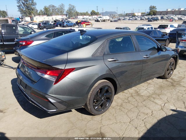 صورة 4 لـ 2026 Hyundai ELANTRA SEL SPORT
