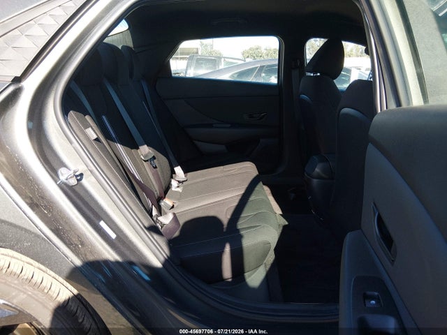صورة 8 لـ 2026 Hyundai ELANTRA SEL SPORT