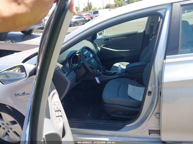 2011 Hyundai SONATA HYBRID — фото 5