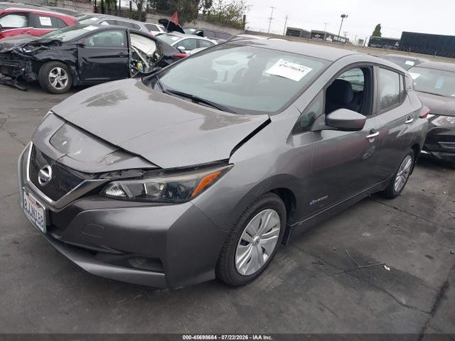 2019 Nissan LEAF S — фото 2