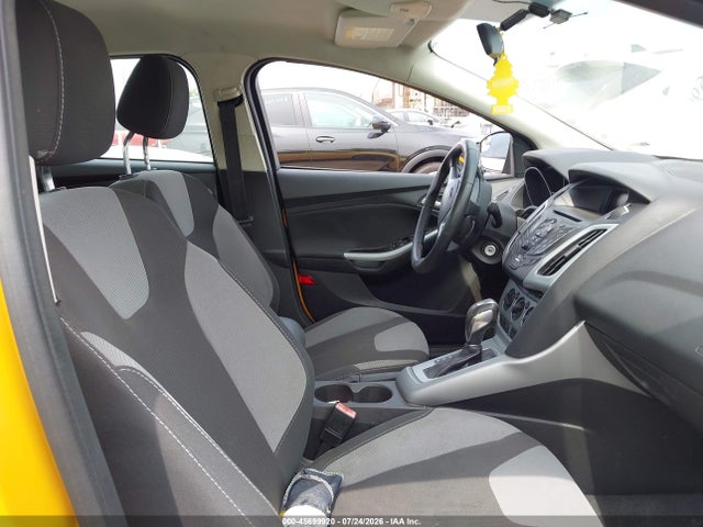 2012 FORD FOCUS SE photo 5