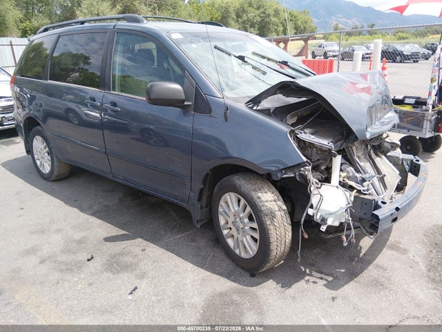2010 TOYOTA SIENNA LE