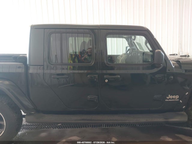 صورة 14 لـ 2021 JEEP GLADIATOR OVERLAND 4X4