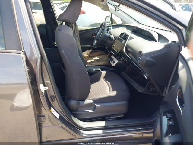 2018 Toyota PRIUS TWO photo 5