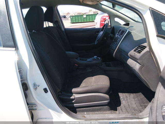 صورة 5 لـ 2015 Nissan LEAF S