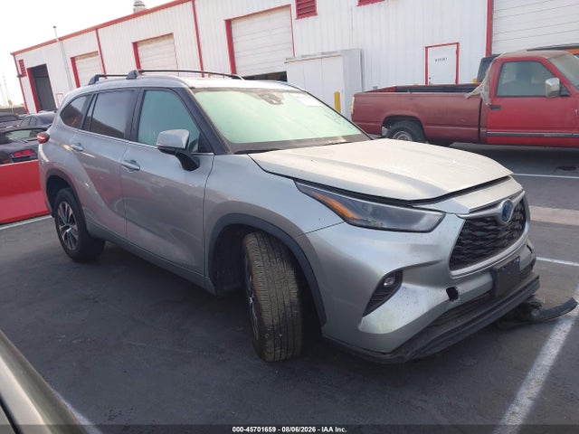 2023 TOYOTA HIGHLANDER HYBRID XLE