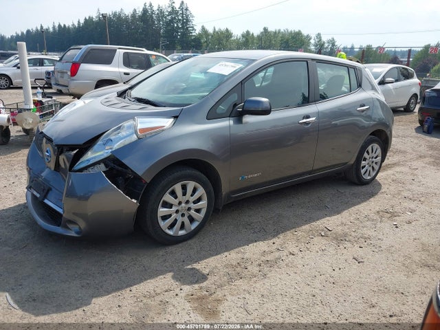 2015 Nissan LEAF S — фото 2
