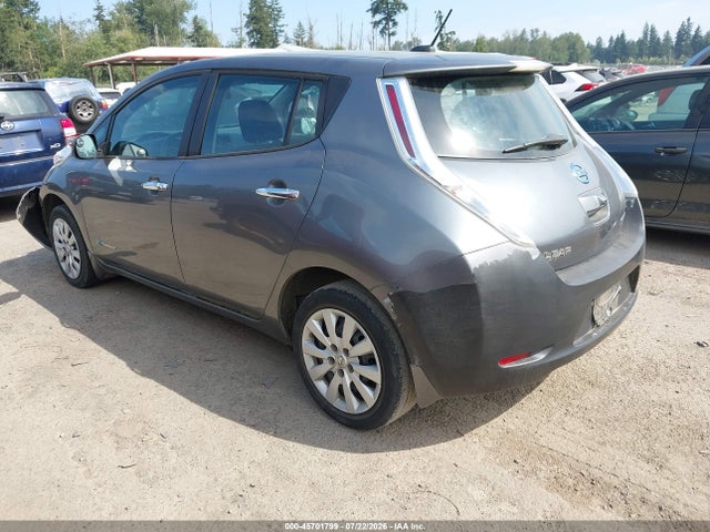 2015 Nissan LEAF S — фото 3