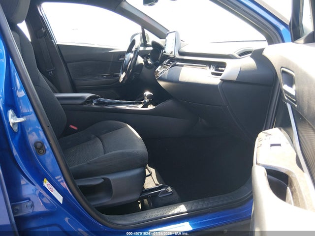 2019 TOYOTA C-HR XLE 5