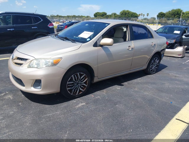 2012 Toyota COROLLA LE photo 2