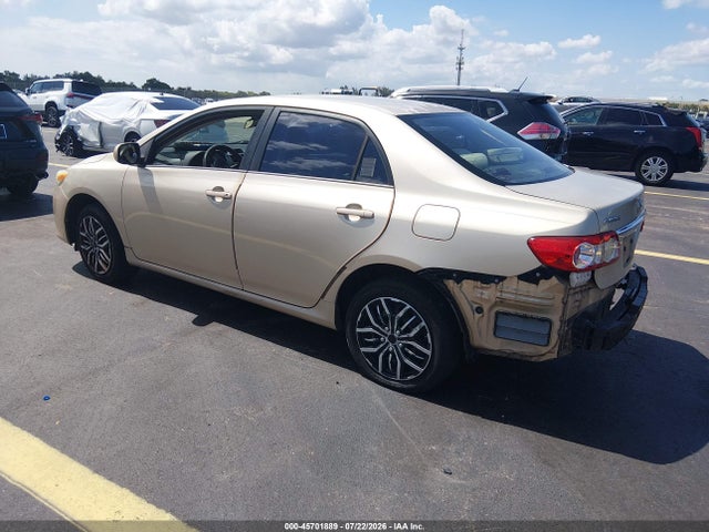 2012 Toyota COROLLA LE photo 3