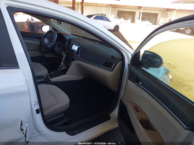 صورة 5 لـ 2017 Hyundai ELANTRA SE