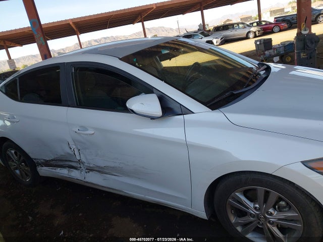 صورة 6 لـ 2017 Hyundai ELANTRA SE