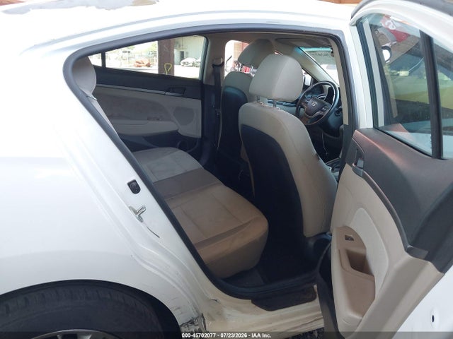 صورة 8 لـ 2017 Hyundai ELANTRA SE