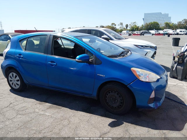 صورة مصغرة 13 لـ 2014 Toyota PRIUS C TWO