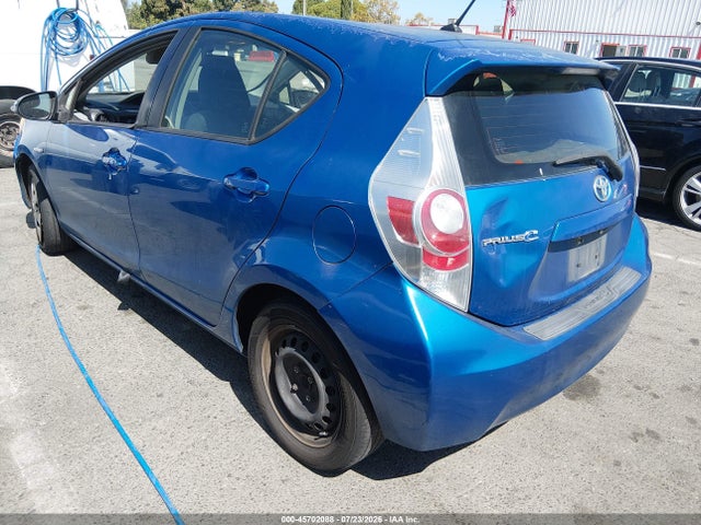 2014 Toyota PRIUS C TWO — фото 3