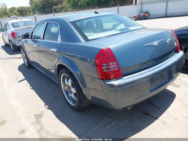 2005 Chrysler 300C 照片 3