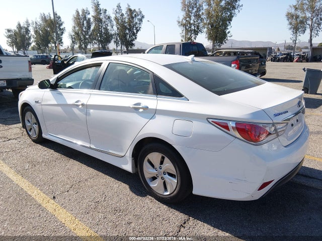 2015 Hyundai SONATA HYBRID 照片 3