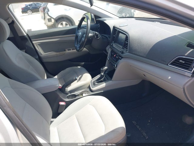 2017 Hyundai ELANTRA SE — фото 5