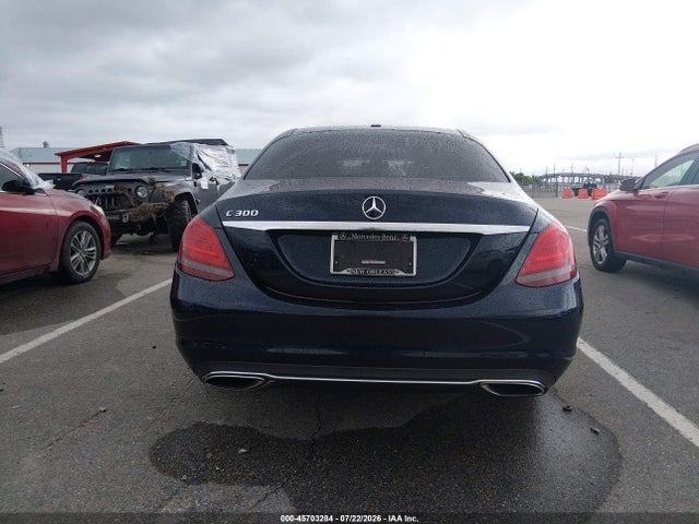 صورة 16 لـ 2019 Mercedes-BENZ C 300