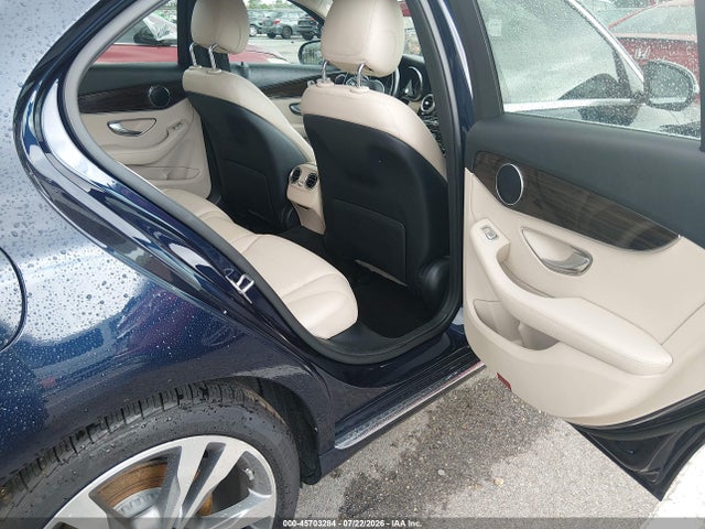 صورة 8 لـ 2019 Mercedes-BENZ C 300