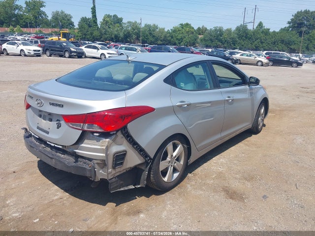 2013 Hyundai ELANTRA GLS — фото 4