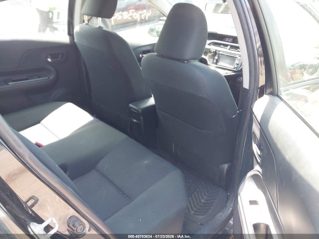 2015 Toyota PRIUS C TWO 照片 8