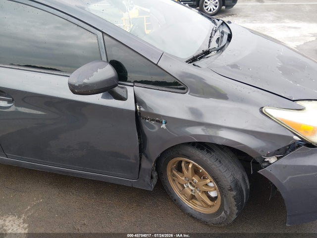 2010 Toyota PRIUS III — фото 17