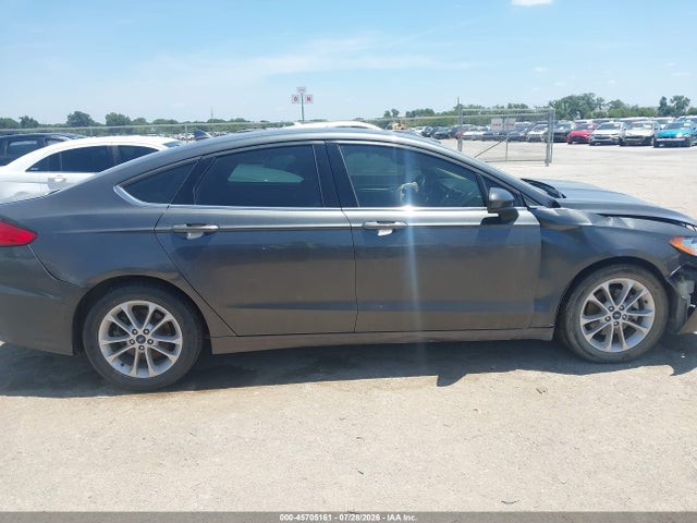 2019 FORD FUSION SE 13