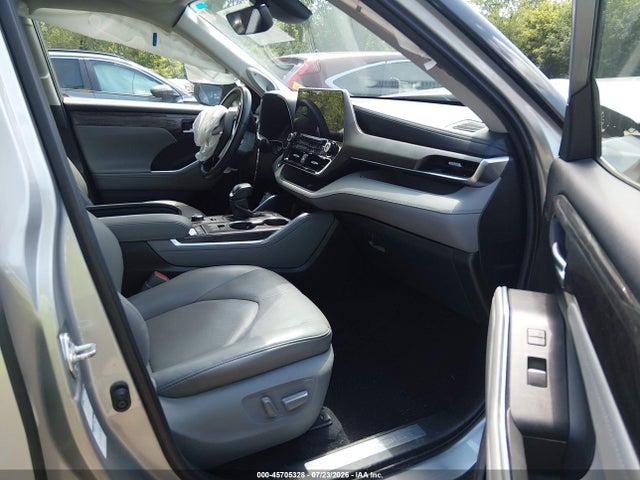 2020 TOYOTA HIGHLANDER LIMITED 5