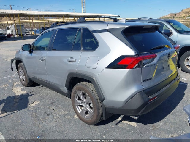 2025 TOYOTA RAV4 XLE 3