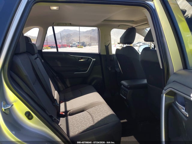 2025 TOYOTA RAV4 XLE 8