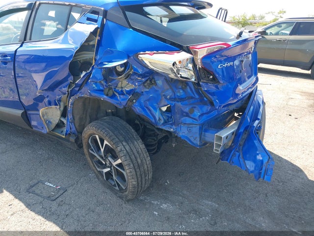 2018 TOYOTA C-HR XLE 6