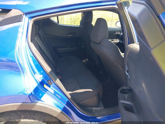 2018 TOYOTA C-HR XLE 8