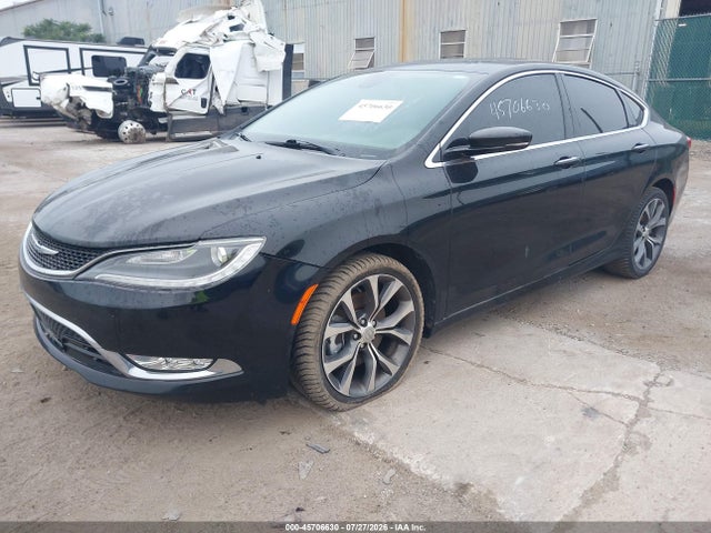 2015 Chrysler 200 C — фото 2