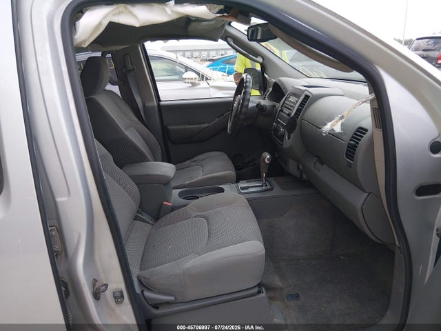 2011 Nissan FRONTIER SV 照片 5