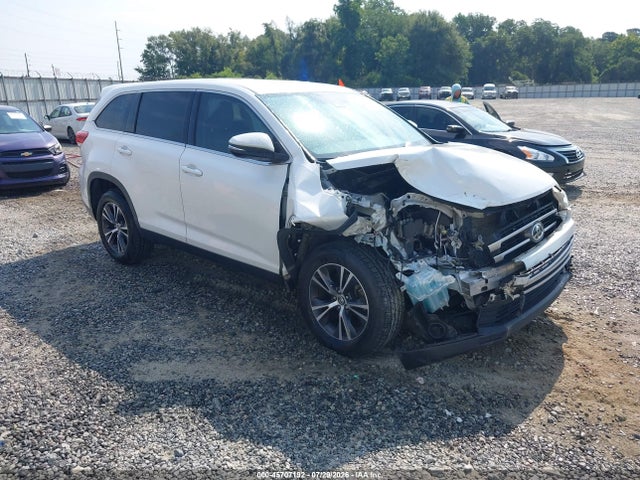 2019 TOYOTA HIGHLANDER LE