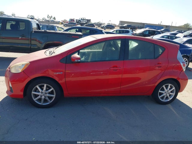 صورة مصغرة 14 لـ 2013 Toyota PRIUS C THREE