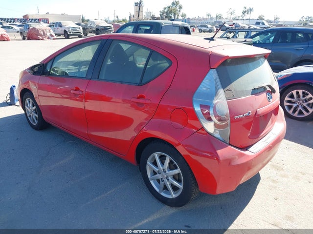 2013 Toyota PRIUS C THREE — фото 3