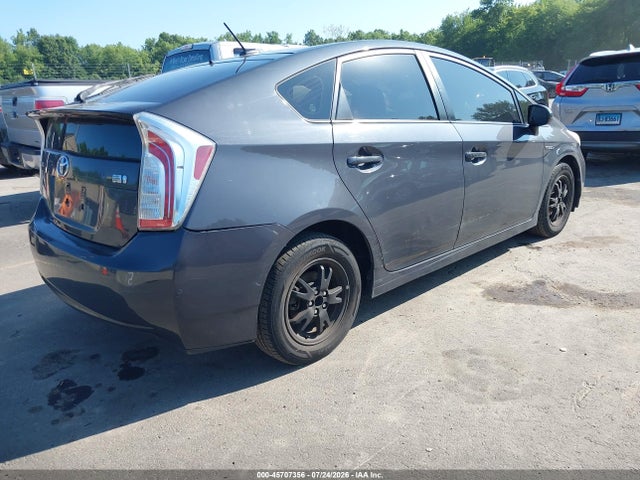 صورة 4 لـ 2012 Toyota PRIUS THREE