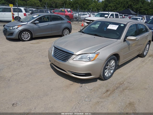 صورة 2 لـ 2014 Chrysler 200 TOURING