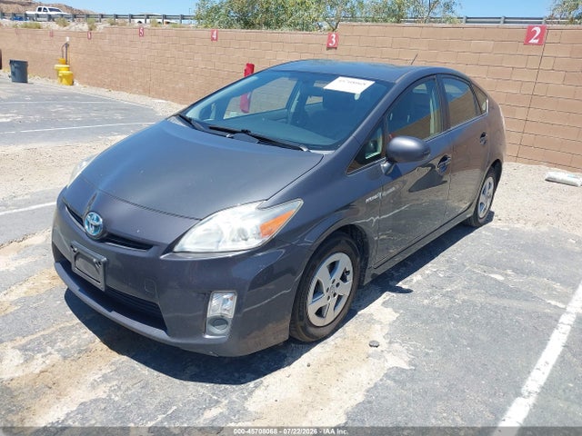 2010 Toyota PRIUS III — фото 2