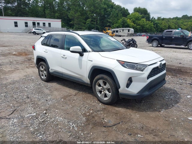 2020 TOYOTA RAV4 XLE