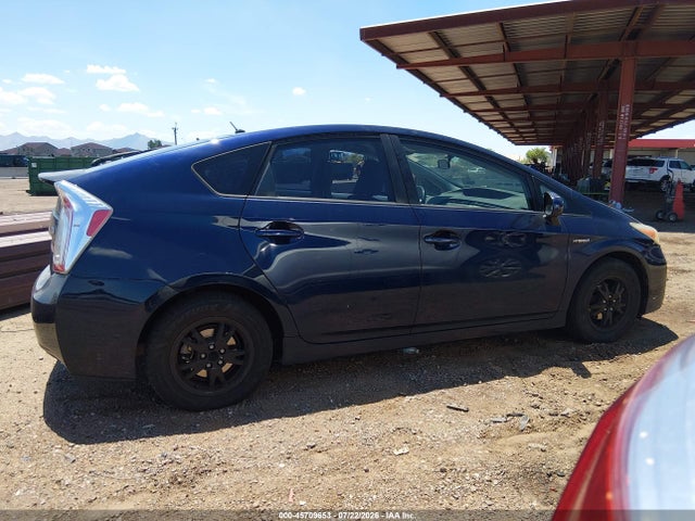 2013 Toyota PRIUS TWO — миниатюра 13