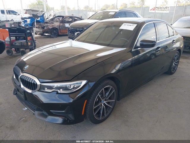 2019 BMW 330I 照片 2