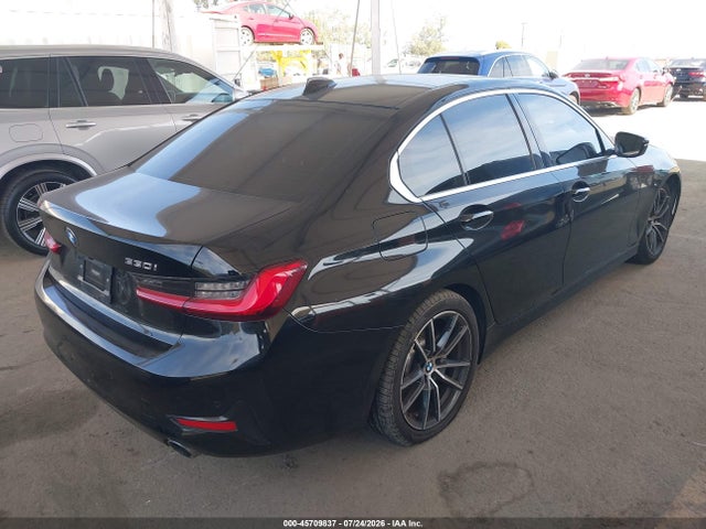 2019 BMW 330I 照片 4