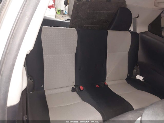 صورة 8 لـ 2013 Toyota YARIS L