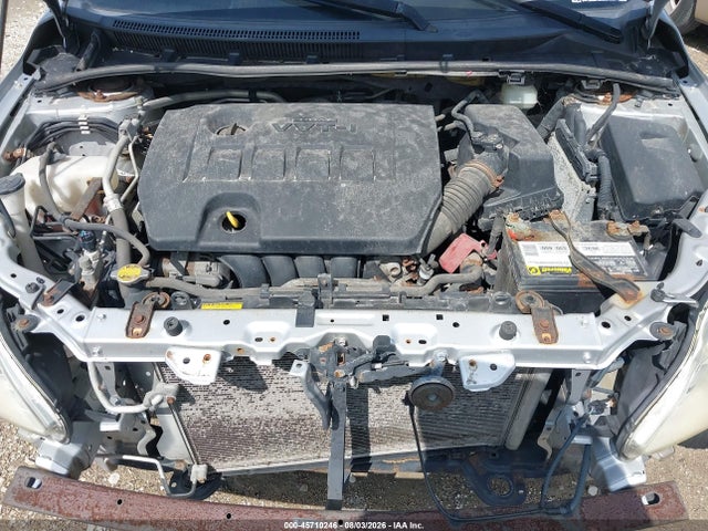 2011 Toyota COROLLA LE photo 10