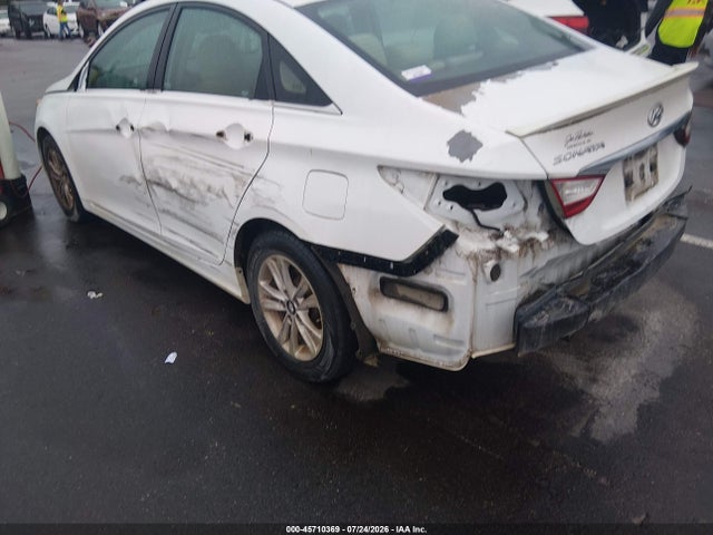2013 Hyundai SONATA GLS photo 3